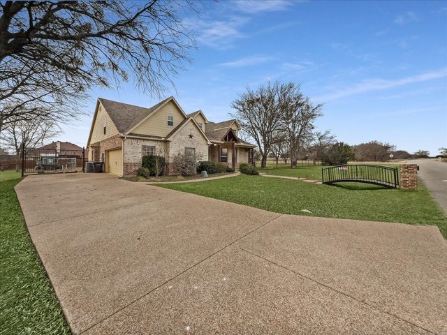 5618 Gebron Court, Fort Worth, TX 76126