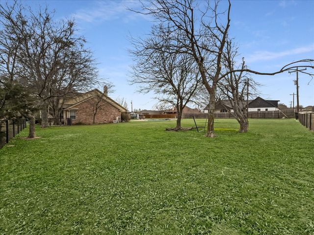 5618 Gebron Court, Fort Worth, TX 76126