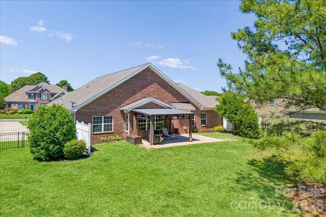 1006 Spring Rose Lane, Matthews, NC 28104
