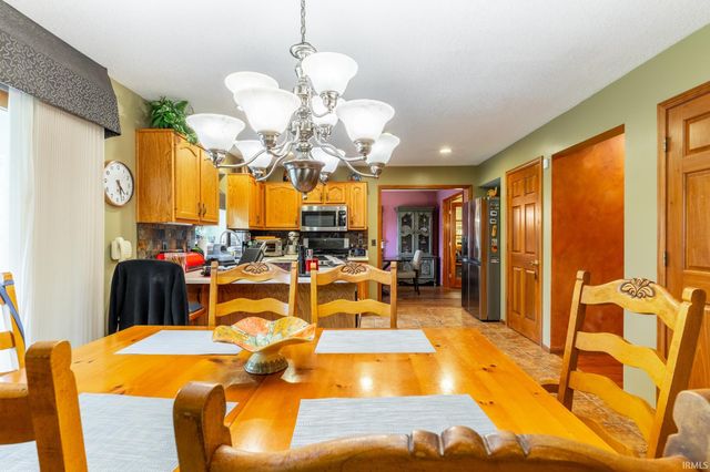 926 Deer Cliff Court, Fort Wayne, IN 46804