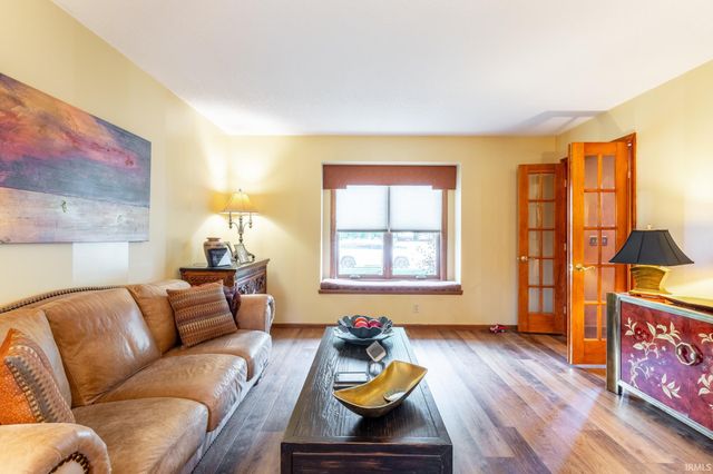926 Deer Cliff Court, Fort Wayne, IN 46804