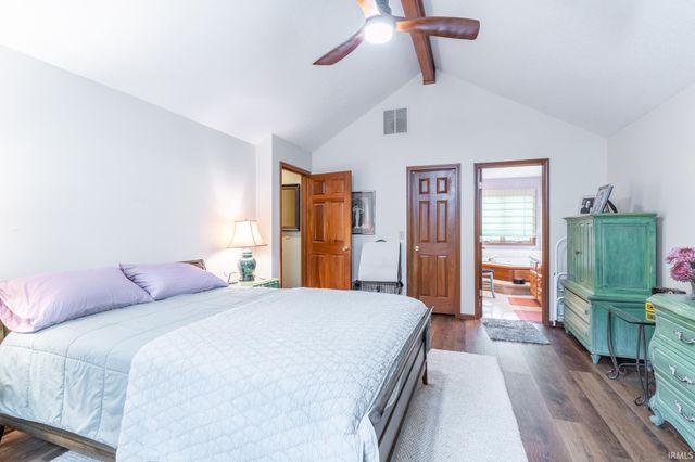 926 Deer Cliff Court, Fort Wayne, IN 46804