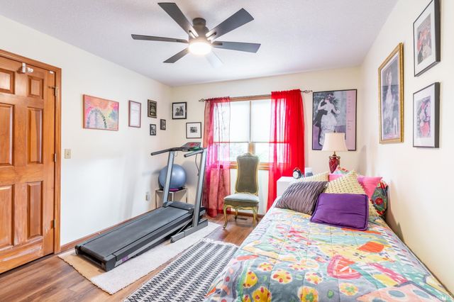 926 Deer Cliff Court, Fort Wayne, IN 46804