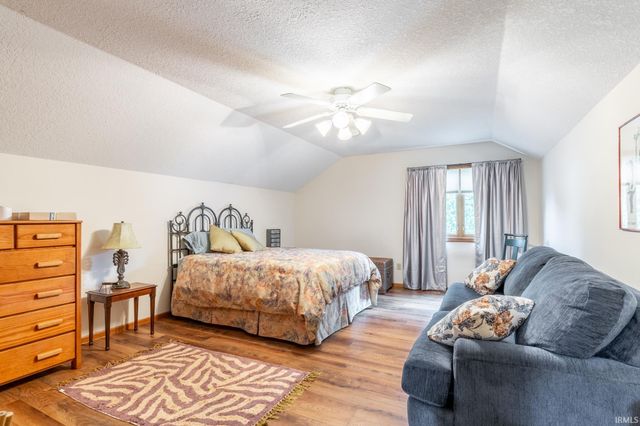 926 Deer Cliff Court, Fort Wayne, IN 46804