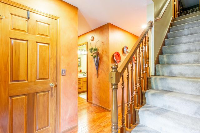 926 Deer Cliff Court, Fort Wayne, IN 46804