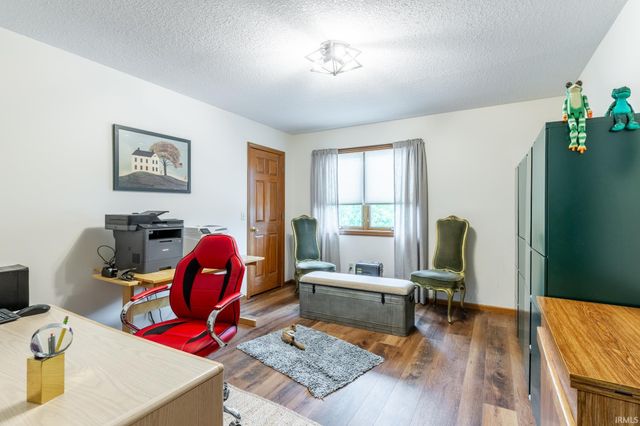 926 Deer Cliff Court, Fort Wayne, IN 46804