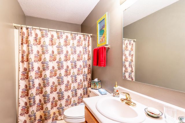926 Deer Cliff Court, Fort Wayne, IN 46804