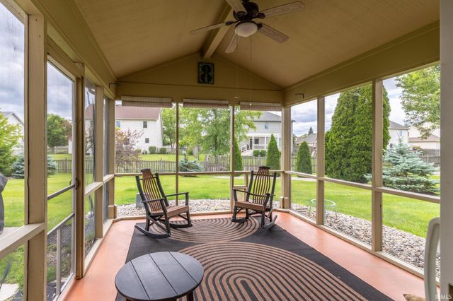 926 Deer Cliff Court, Fort Wayne, IN 46804
