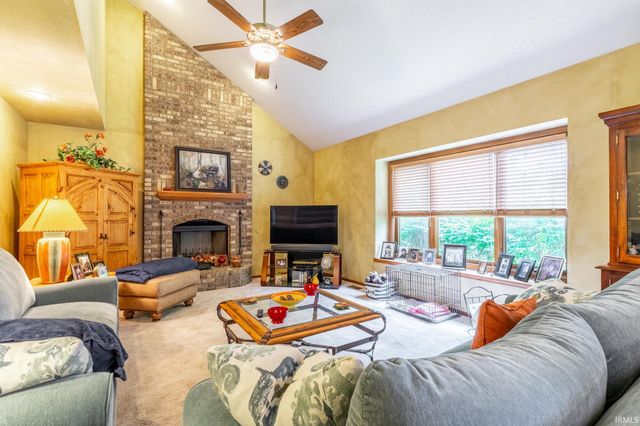 926 Deer Cliff Court, Fort Wayne, IN 46804