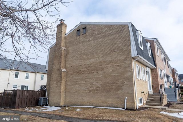 7426 RHONDDA DR, Lorton, VA 22079