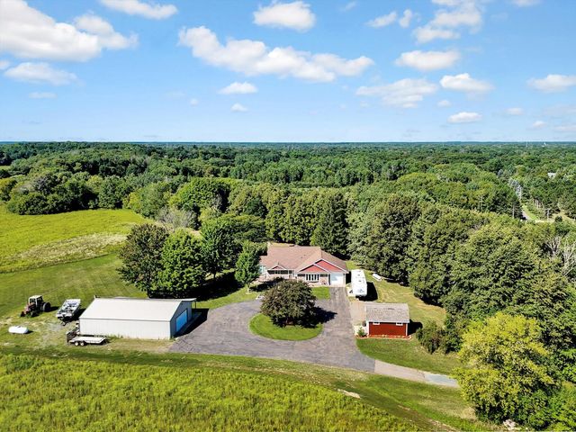 11187 Lindo Trail, Lindstrom, MN 55045