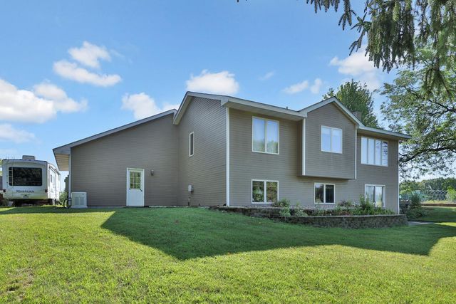 11187 Lindo Trail, Lindstrom, MN 55045