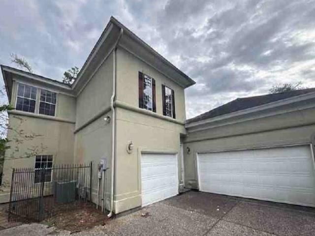 46 Kingwood Greens Drive, Houston, TX 77339