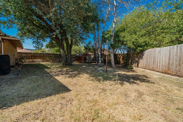 111 Meadowcreek Drive, Duncanville, TX 75137