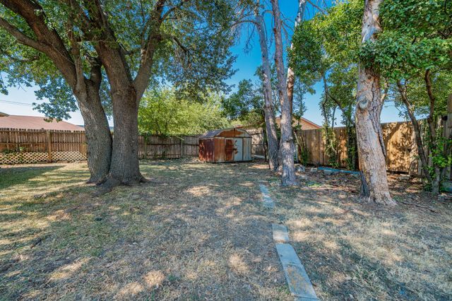 111 Meadowcreek Drive, Duncanville, TX 75137