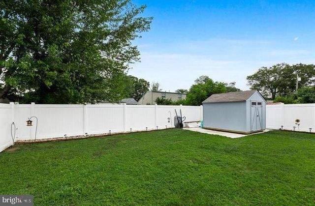 409 10TH AVE, Lindenwold, NJ 08021