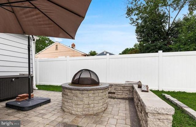 409 10TH AVE, Lindenwold, NJ 08021