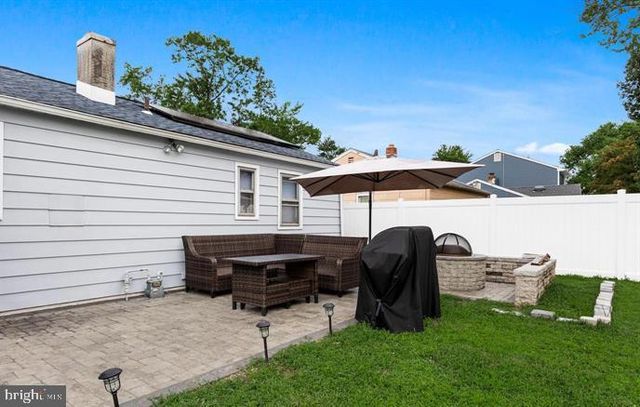 409 10TH AVE, Lindenwold, NJ 08021