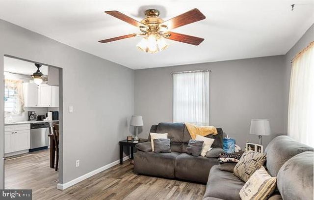 409 10TH AVE, Lindenwold, NJ 08021