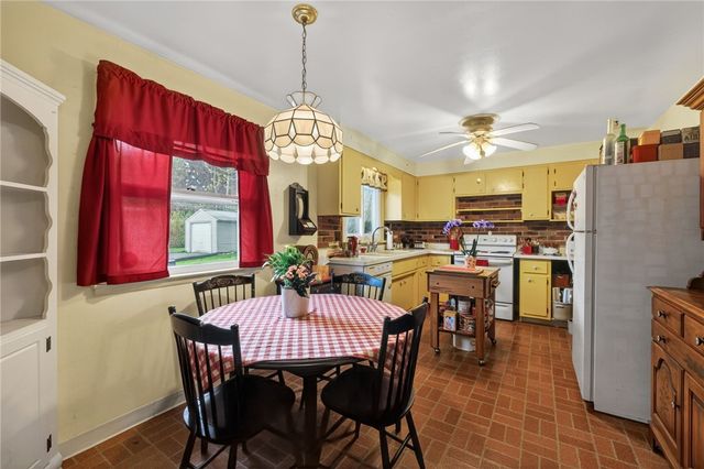 395 Brayton Road, Greece, NY 14616