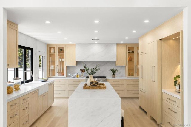 5912 La Jolla Blvd, La Jolla, CA 92037