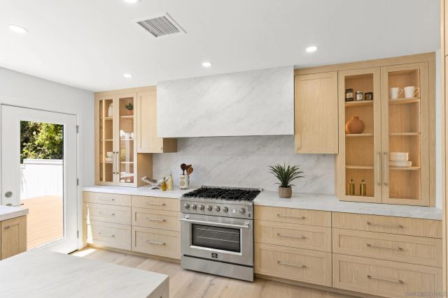 5912 La Jolla Blvd, La Jolla, CA 92037