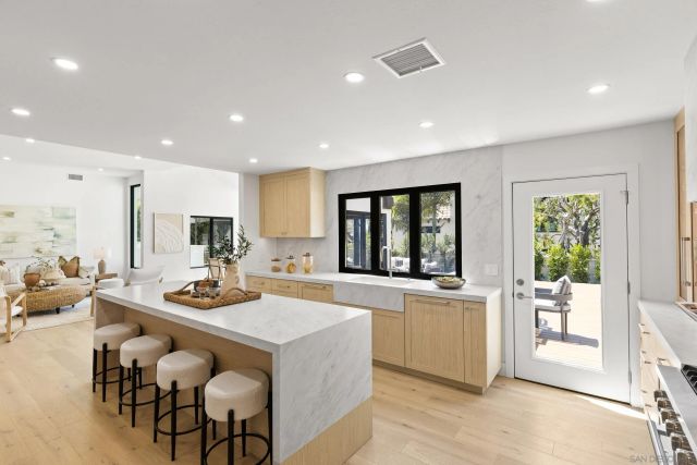 5912 La Jolla Blvd, La Jolla, CA 92037