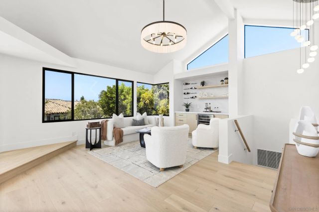 5912 La Jolla Blvd, La Jolla, CA 92037