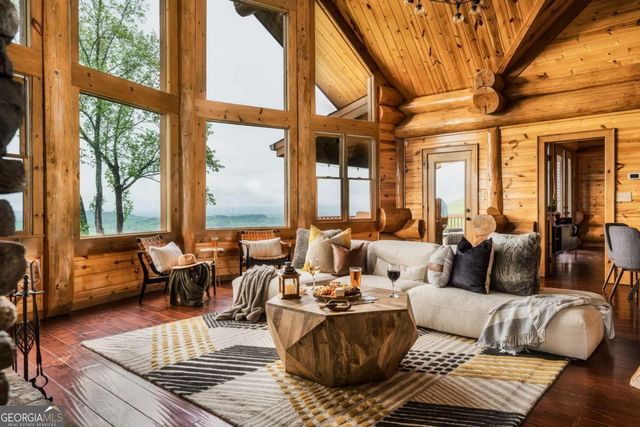 502 Overlook Drive, Blue Ridge, GA 30513