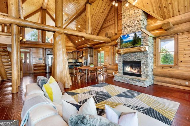 502 Overlook Drive, Blue Ridge, GA 30513