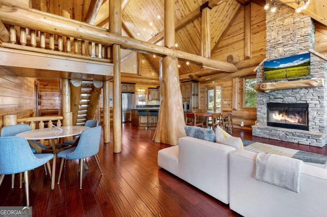 502 Overlook Drive, Blue Ridge, GA 30513