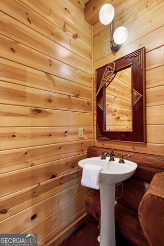 502 Overlook Drive, Blue Ridge, GA 30513