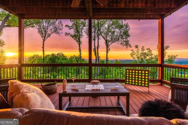 502 Overlook Drive, Blue Ridge, GA 30513