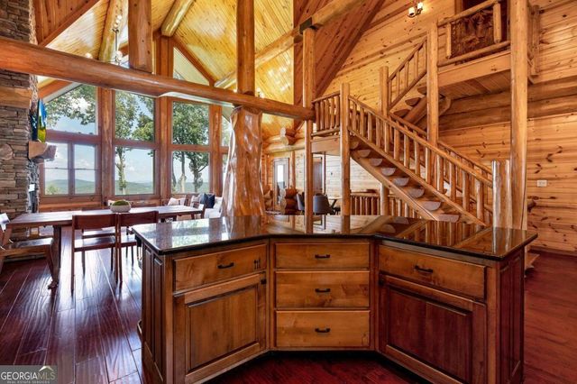 502 Overlook Drive, Blue Ridge, GA 30513