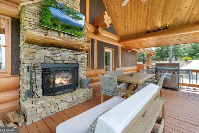 502 Overlook Drive, Blue Ridge, GA 30513