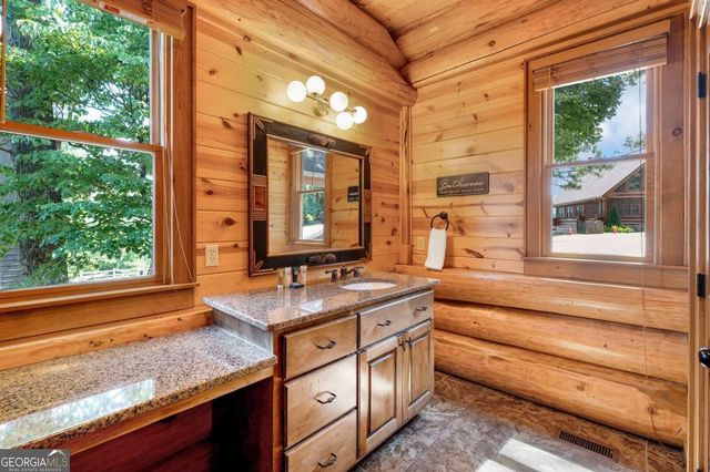 502 Overlook Drive, Blue Ridge, GA 30513