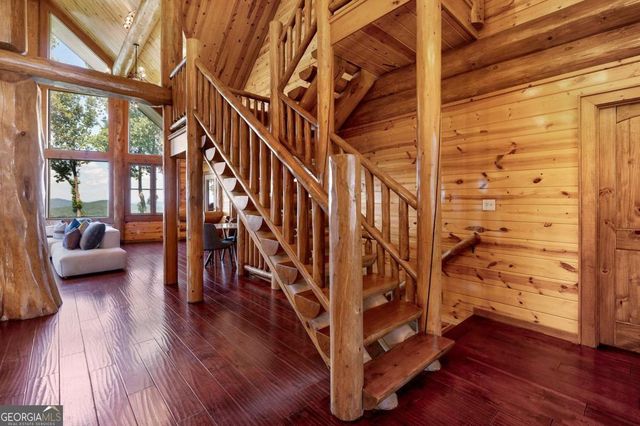 502 Overlook Drive, Blue Ridge, GA 30513