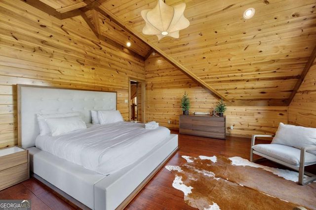 502 Overlook Drive, Blue Ridge, GA 30513