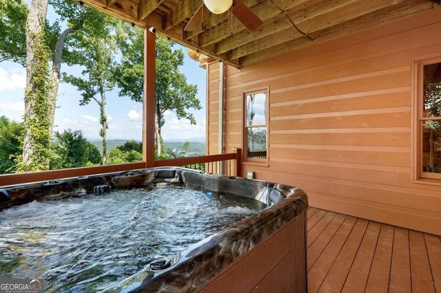 502 Overlook Drive, Blue Ridge, GA 30513