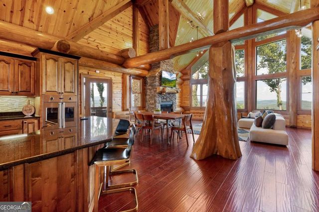 502 Overlook Drive, Blue Ridge, GA 30513