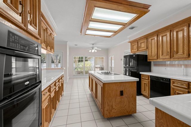 1619 Lofty Maple Trail, Houston, TX 77345