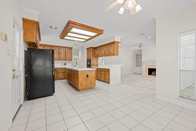 1619 Lofty Maple Trail, Houston, TX 77345