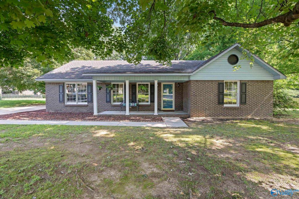 23677 Lanes Way, Athens, AL 35613
