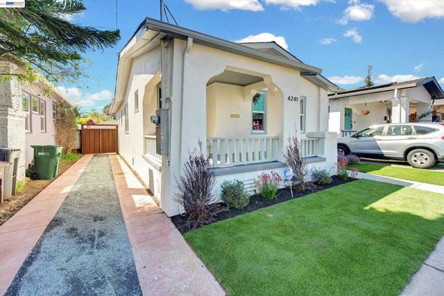 4241 Suter St, Oakland, CA 94619