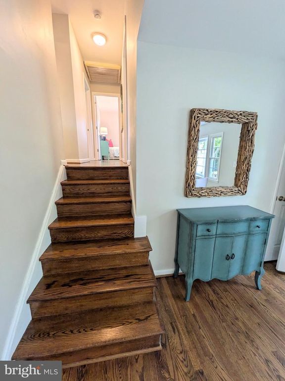 Image 11 of property listing at 29 SHERIDAN RD, Arnold, MD 21012
