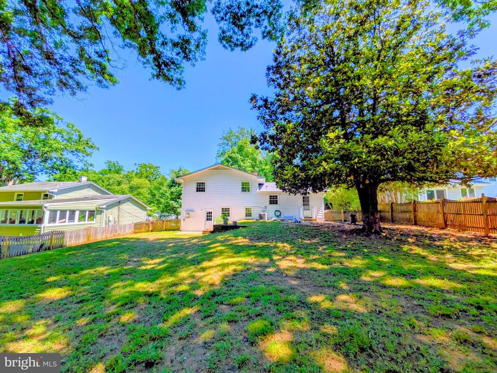 Image 32 of property listing at 29 SHERIDAN RD, Arnold, MD 21012