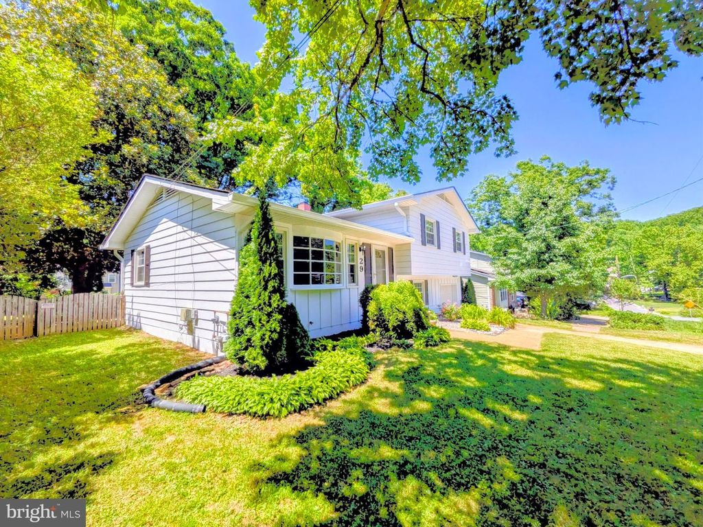 Image 35 of property listing at 29 SHERIDAN RD, Arnold, MD 21012