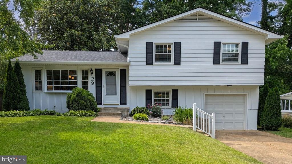 Image 39 of property listing at 29 SHERIDAN RD, Arnold, MD 21012