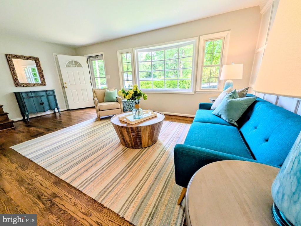 Image 8 of property listing at 29 SHERIDAN RD, Arnold, MD 21012
