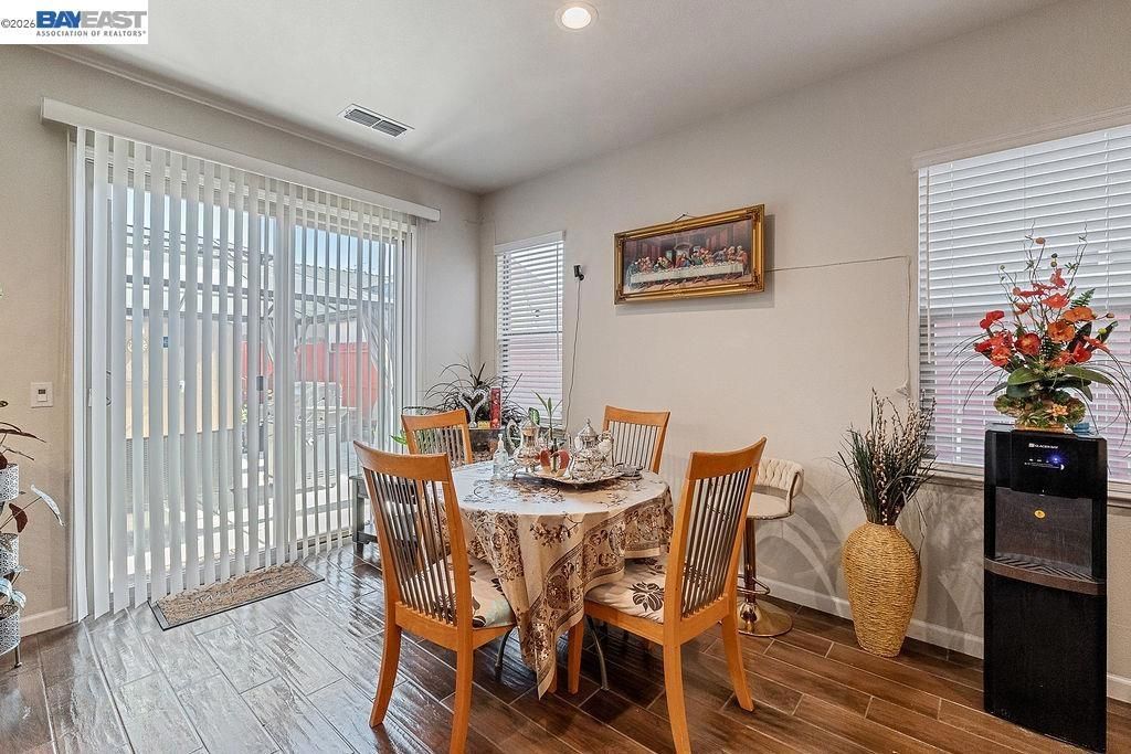 Image 13 of property listing at 910 Fargo St, Stockton, CA 95204